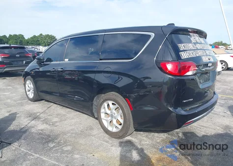 2017 Chrysler Pacifica Touring Plus z USA, uszkodzony, nr VIN 2C4RC1BG3HR782049